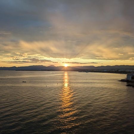 Bahia Apartamento Sobre El Mar Салоу Екстериор снимка